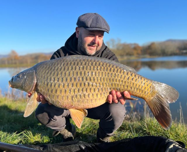 Thanks to Viv from VS Fisheries who supplied these two incredible carp which were stocked into Malvern view Syndicate water recently 👍🤩This venue is going on the super Ticket to apply please click this linkhttps://www.arrowmeadowfishery.com/syndicate-carp-lakes/#arrowmeadowfishery #privatehirefishery #exclusivefishery #carpfishing #fishing #carpfishery #bigcarp #carplife #carpstocking #syndicate #mv