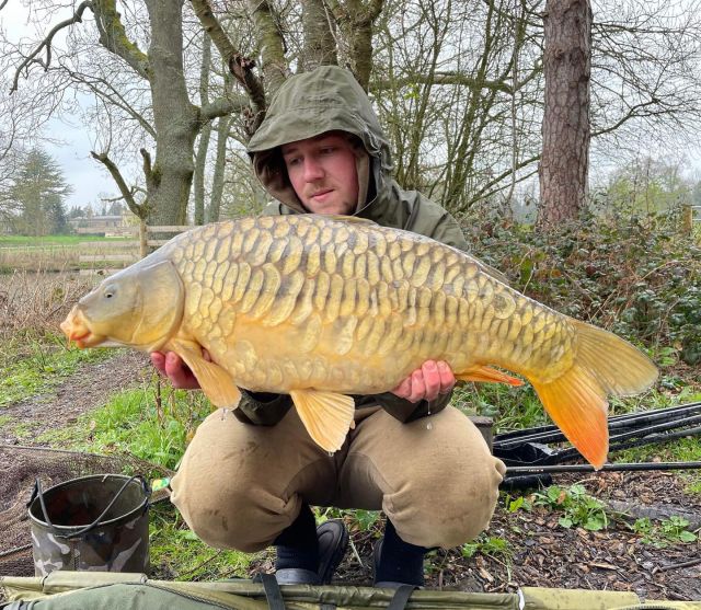 Leon and his group at the estate lake recently 👍😎 #el #arrowmeadowfishery #carpfishing