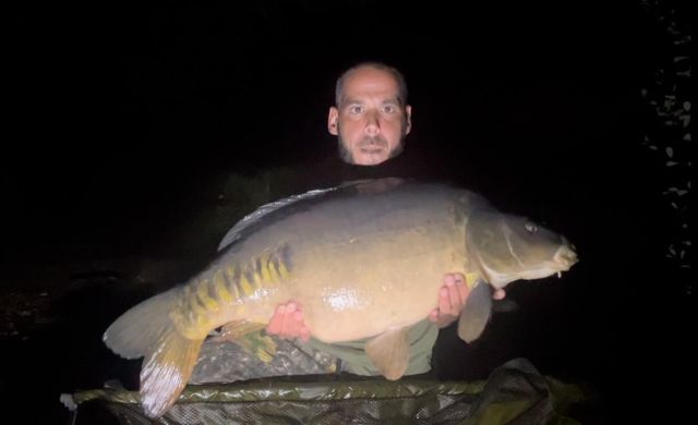 Congratulations to Shane ! Landing this lovely 32lb and 3oz mirror over Saltby last night 😎 #saltby #syndicate