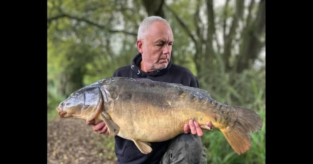 Paul Winsper 
30lb 12 oz 
Willow lake 
#30 #wl #syndicate #arrowmeadowfishery