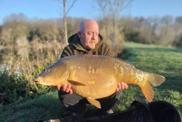 Chris Morris with foggy at 30.06lb - Leigh Sinton 😎 #ls #syndicate #30 #arrowmeadowfishery
