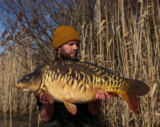 @leadballs86 Ross the Boss with a lovely brace 33.8lb biggest over Arrow Pit #30 #syndicate #ap #arrowmeadowfishery #carpfishing