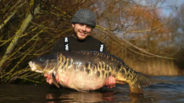 Sam Garratt with Petals @35lb - Broom pit 💥 #bp #syndicate #arrowmeadowfishery #30 #carpfishing