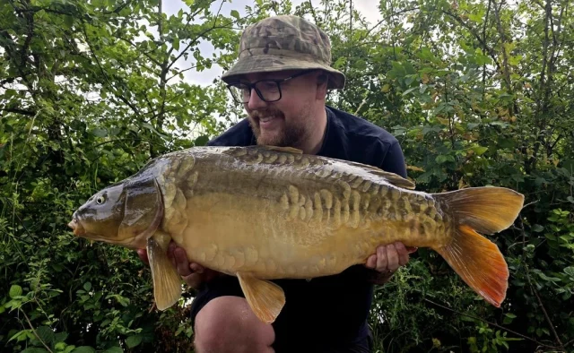 Estate Lake report : 
Total of 21 carp, Mike 7, Luke 4 and Andy 10.
Mike 16lb Sturgeon. 
We also had 5 decent Tench . #el #exclusivehirefishery #privatehirelake #carpfishing #arrowmeadowfishery