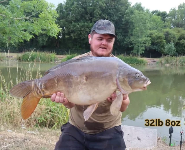 Josh : What a weekend to remember! 🎣
Landed 7 fish in total, with the biggest being Molly at 32lb 8oz – a new PB! What an incredible fish and one I’ll never forget.
The second biggest was Moon Pie at 31lb 4oz. Absolutely buzzing with this session and memories that will last a lifetime! 🐟💪 #ls #30 #syndicate #arrowmeadowfishery